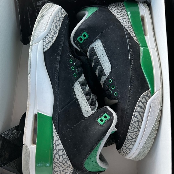 sz 9.5 men's lightly used pine green 3s